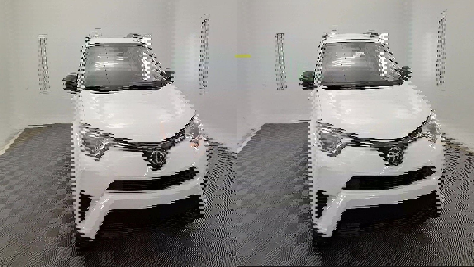 Used 2017 Toyota RAV4 LE image 7