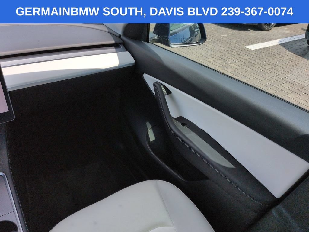 Used 2022 Tesla Model Y Long Range AWD/4WD image 18