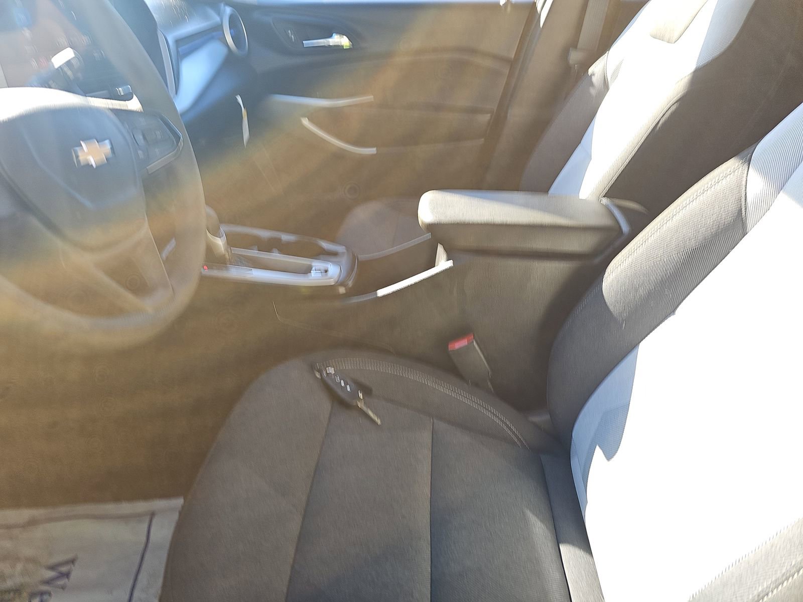 Used 2025 Chevrolet Trax LS w/ LS Convenience Package image 8