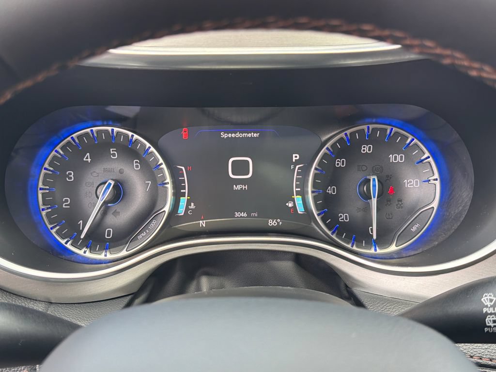 Used 2024 Chrysler Pacifica Pinnacle AWD/4WD image 24