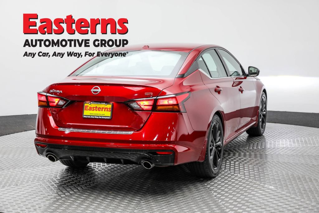 Used 2023 Nissan Altima 2.5 SR w/ SR Premium Package FWD image 5