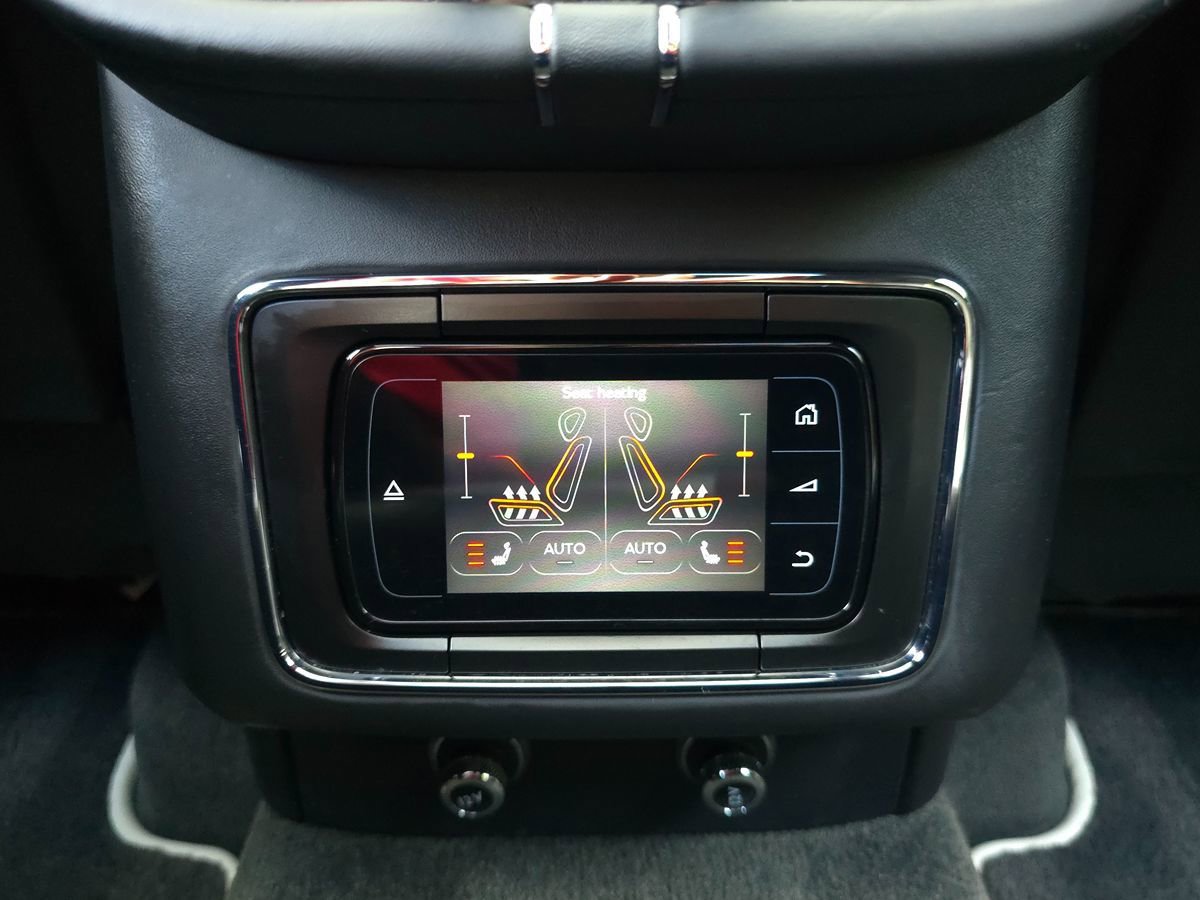 Used 2020 Bentley Bentayga Plug-In Hybrid image 19
