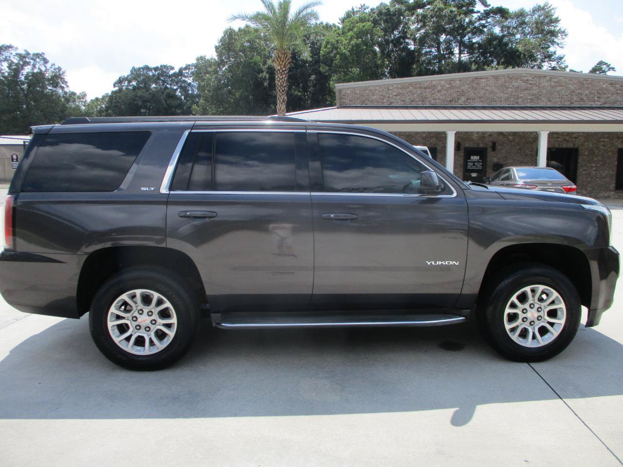 Used 2015 GMC Yukon SLT w/ HD Trailering Package RWD image 9
