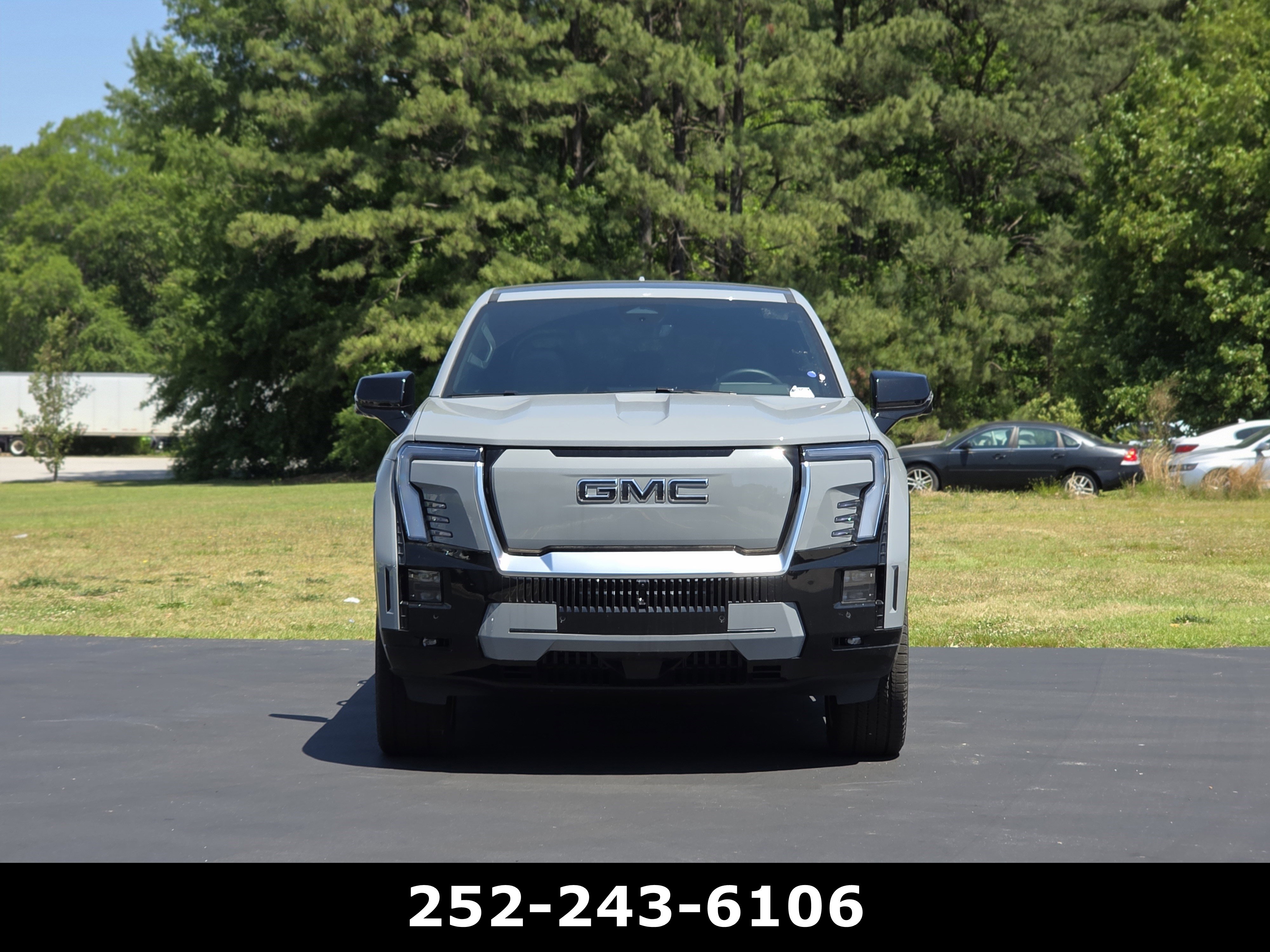 Used 2025 GMC Sierra EV Denali AWD/4WD image 2