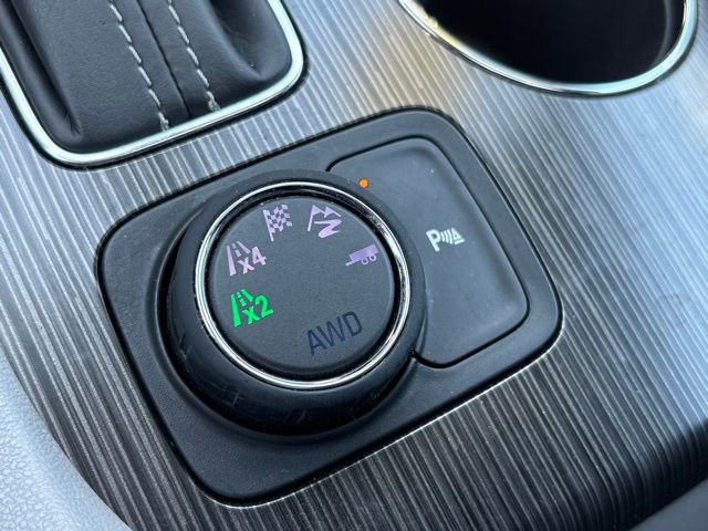 Used 2018 GMC Acadia SLT image 30