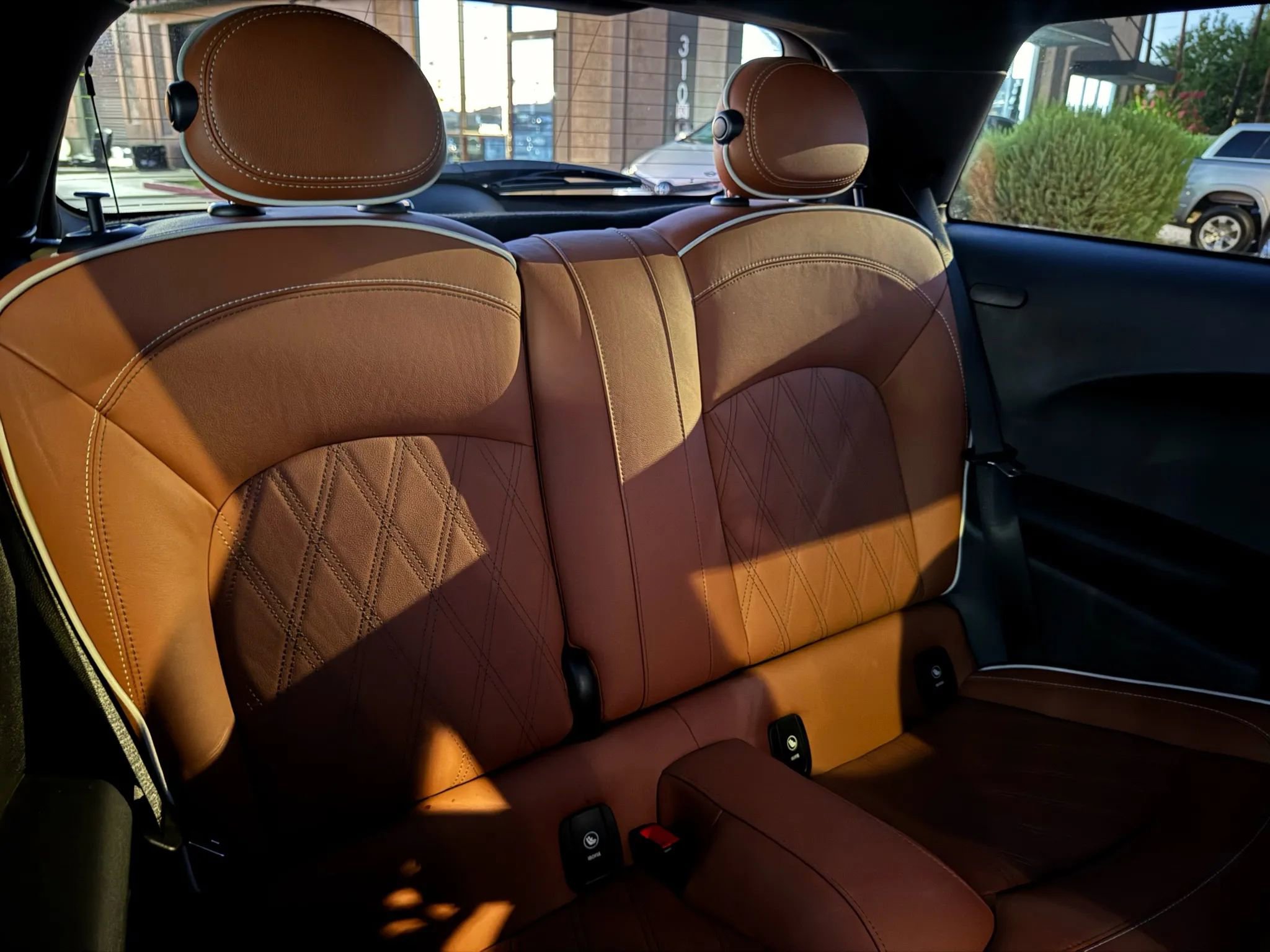 Used 2021 MINI Cooper 2-Door Hardtop w/ Signature Upholstery Package image 45