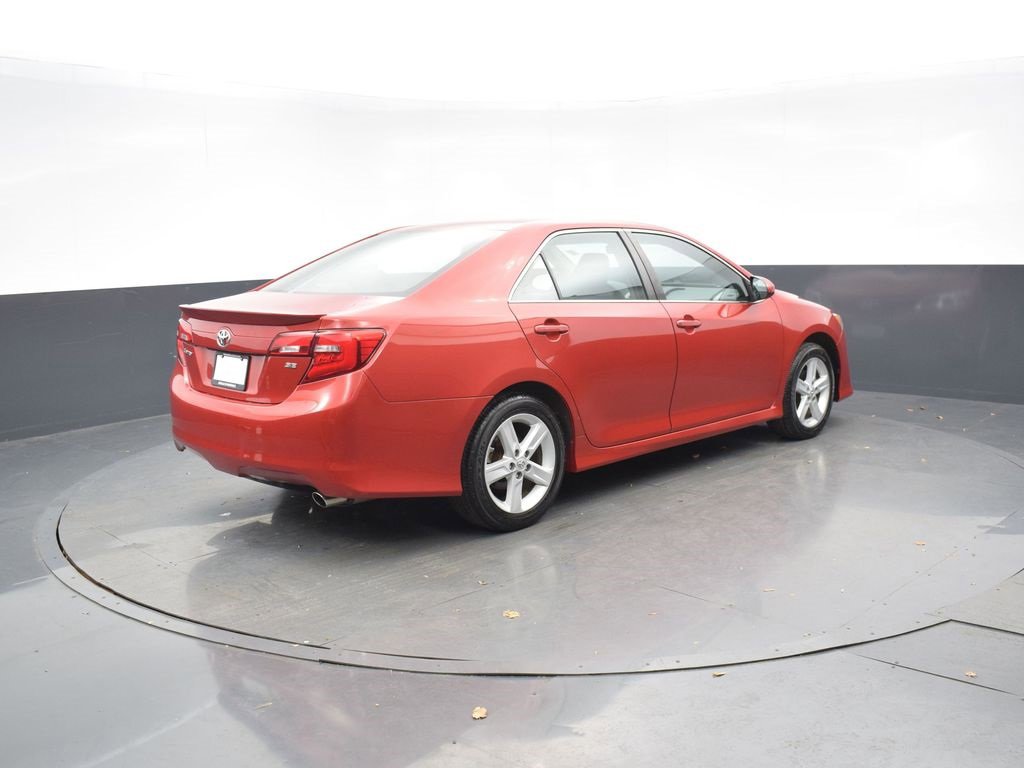 Used 2013 Toyota Camry SE image 6