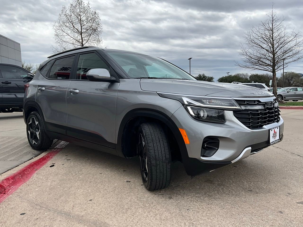 Used 2025 Kia Seltos S image 4