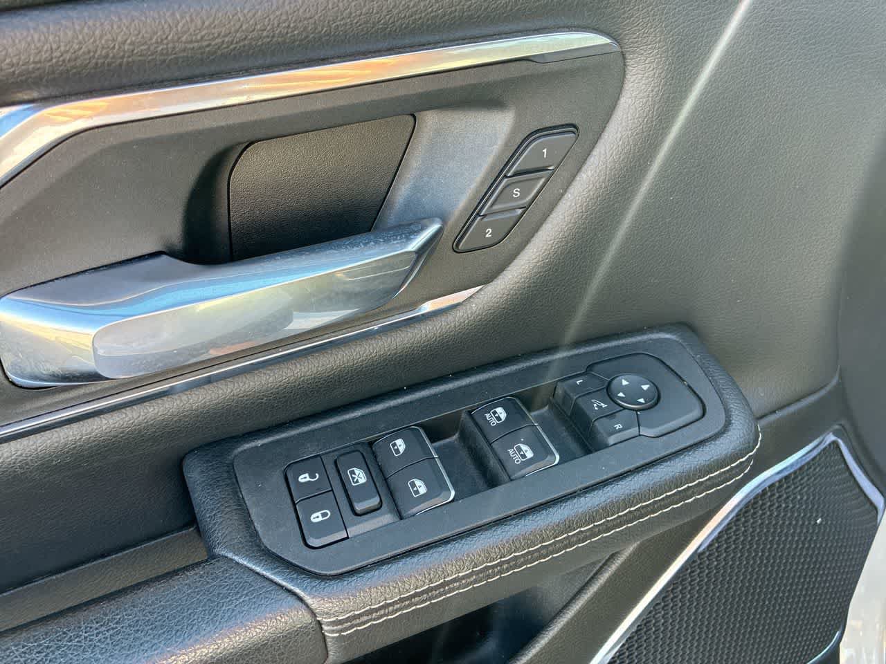 Used 2025 RAM 1500 Laramie AWD/4WD image 23