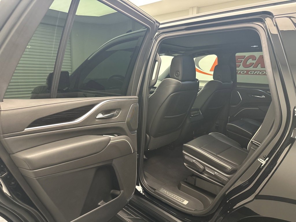 Used 2021 Cadillac Escalade Sport w/ LPO, Illumination Package image 6