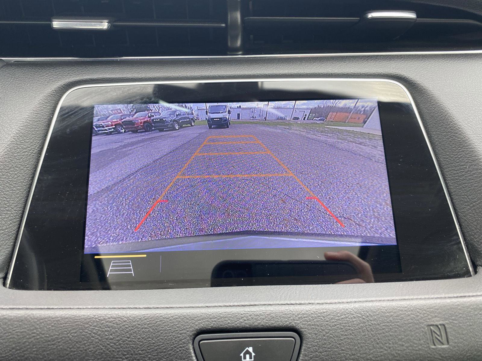 Used 2019 Cadillac XT4 Luxury w/ Cold Weather Package image 21