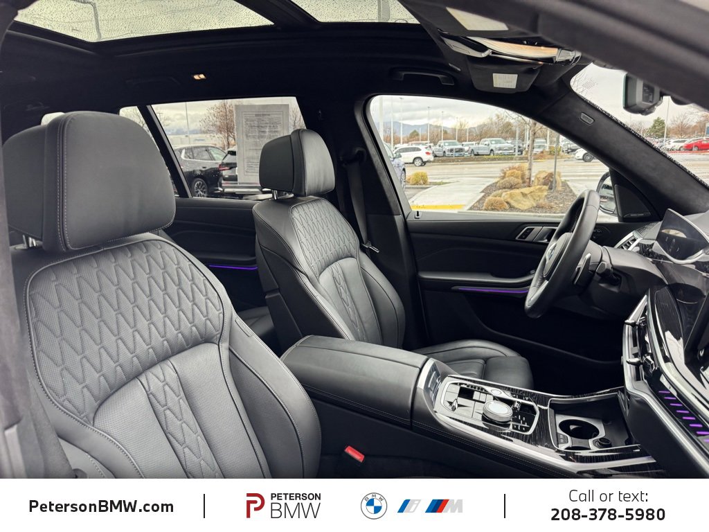 Used 2025 BMW X7 M60i image 19