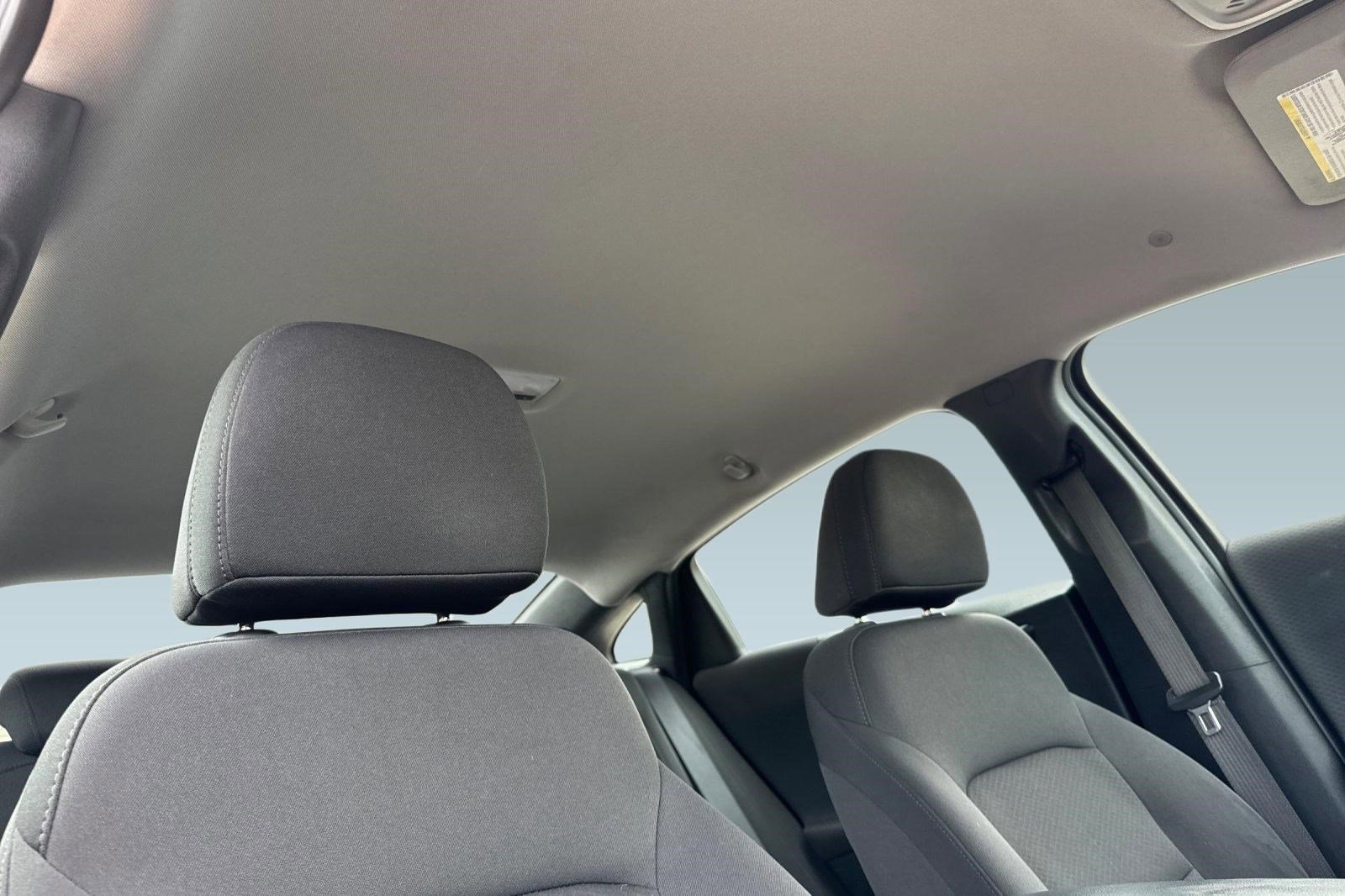 Used 2021 Chevrolet Malibu LT image 24