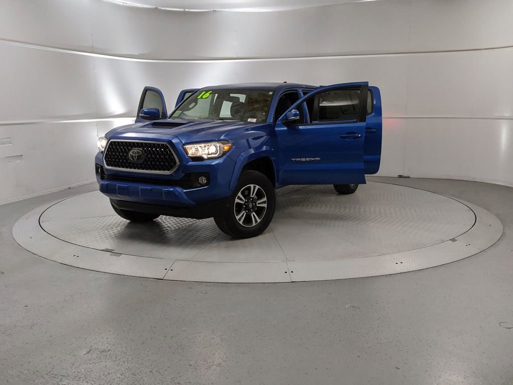 Used 2018 Toyota Tacoma TRD Sport image 12