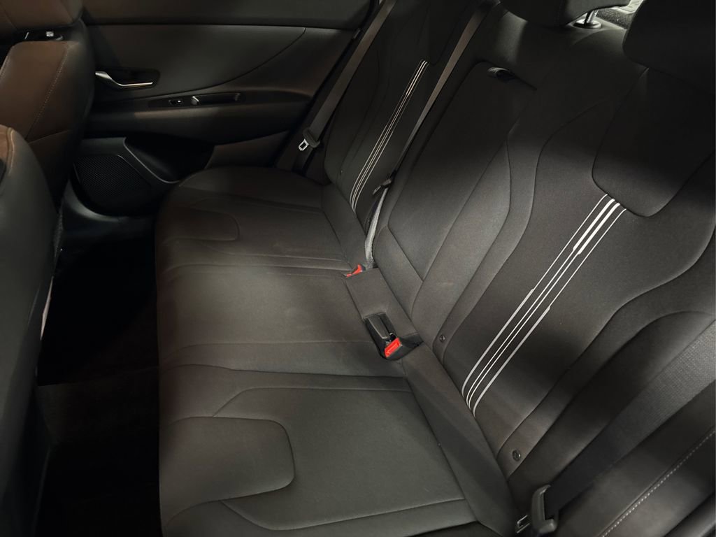 Certified 2025 Hyundai Elantra SEL image 10