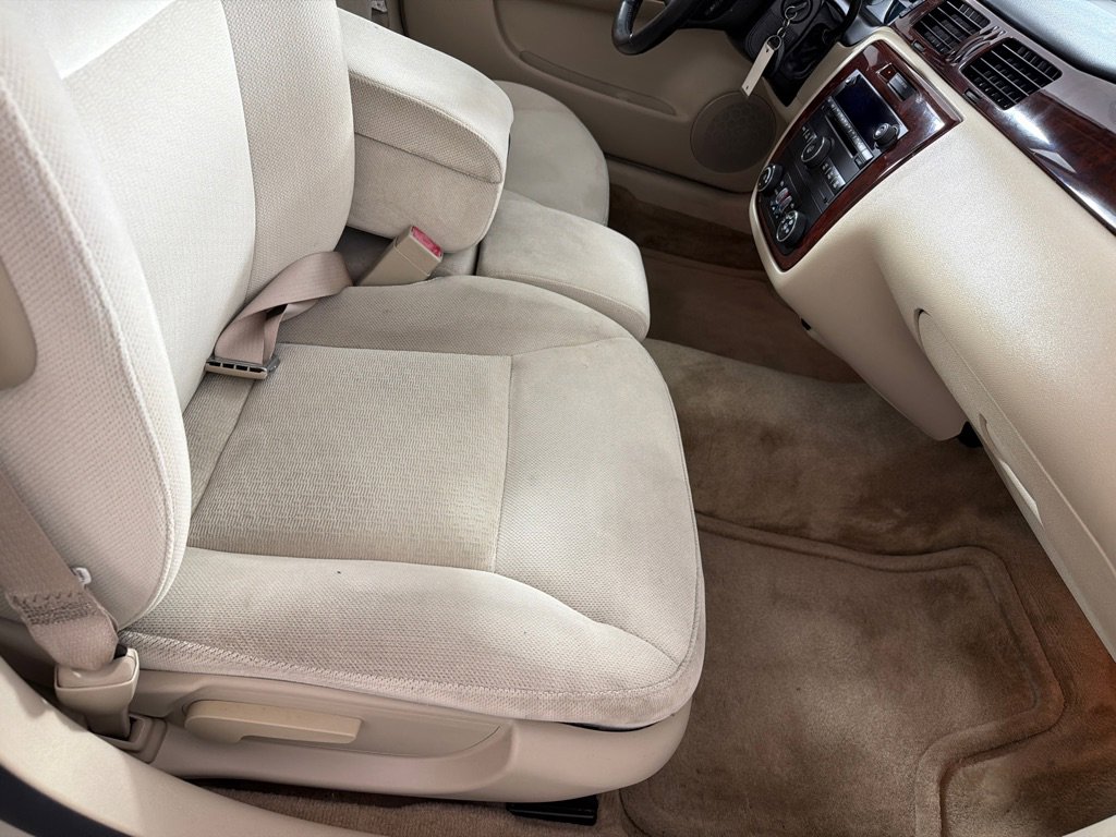 Used 2010 Chevrolet Impala LT FWD image 20