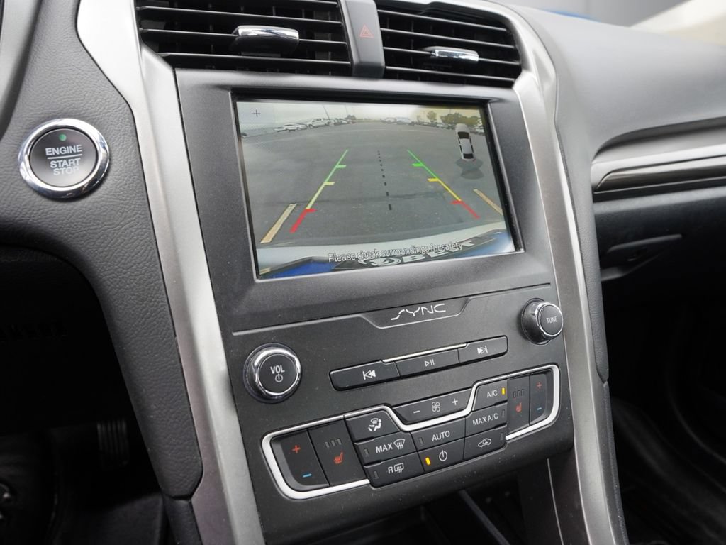 Used 2020 Ford Fusion SEL FWD image 19