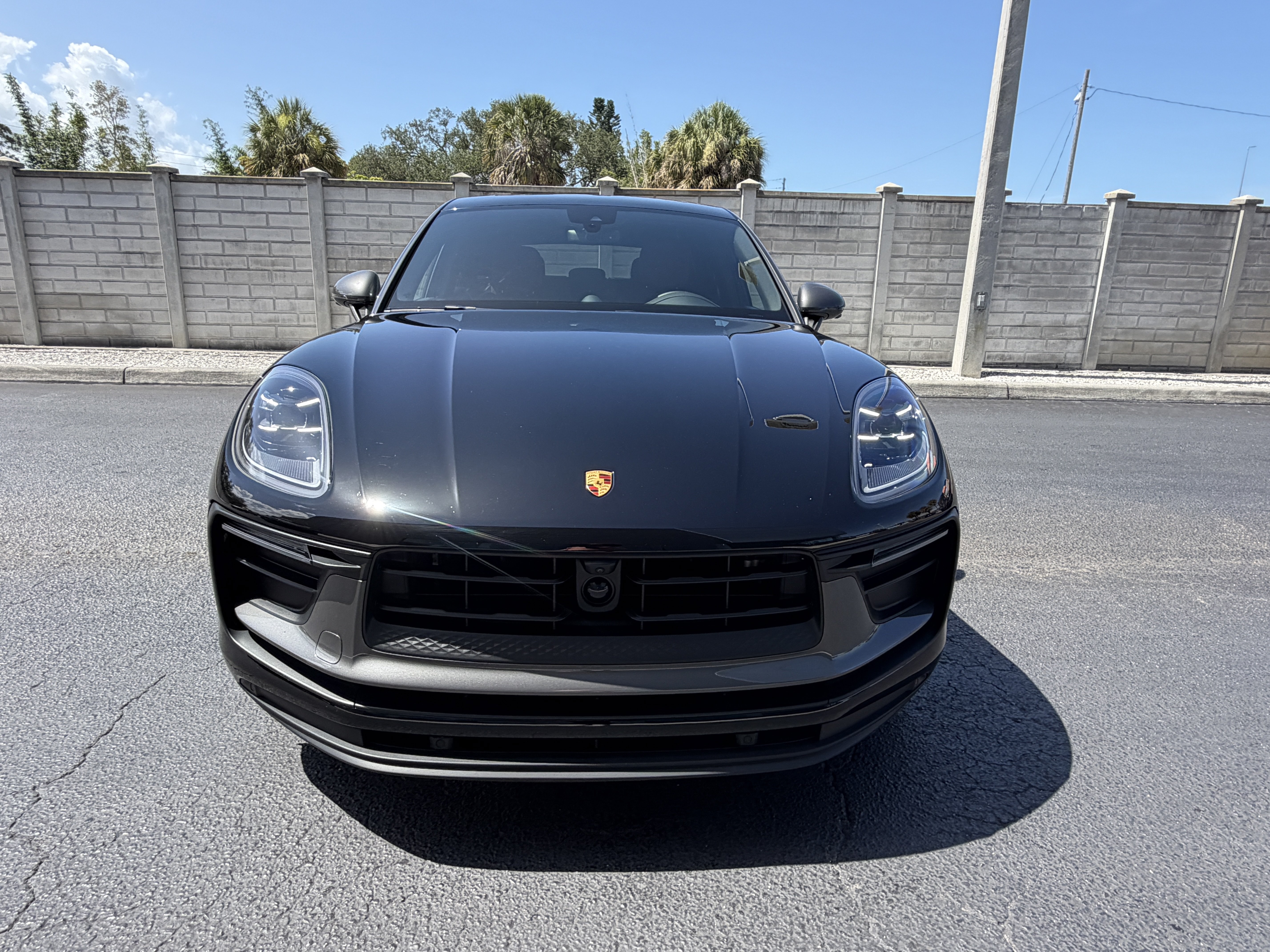 Certified 2023 Porsche Macan Turbo AWD/4WD image 9