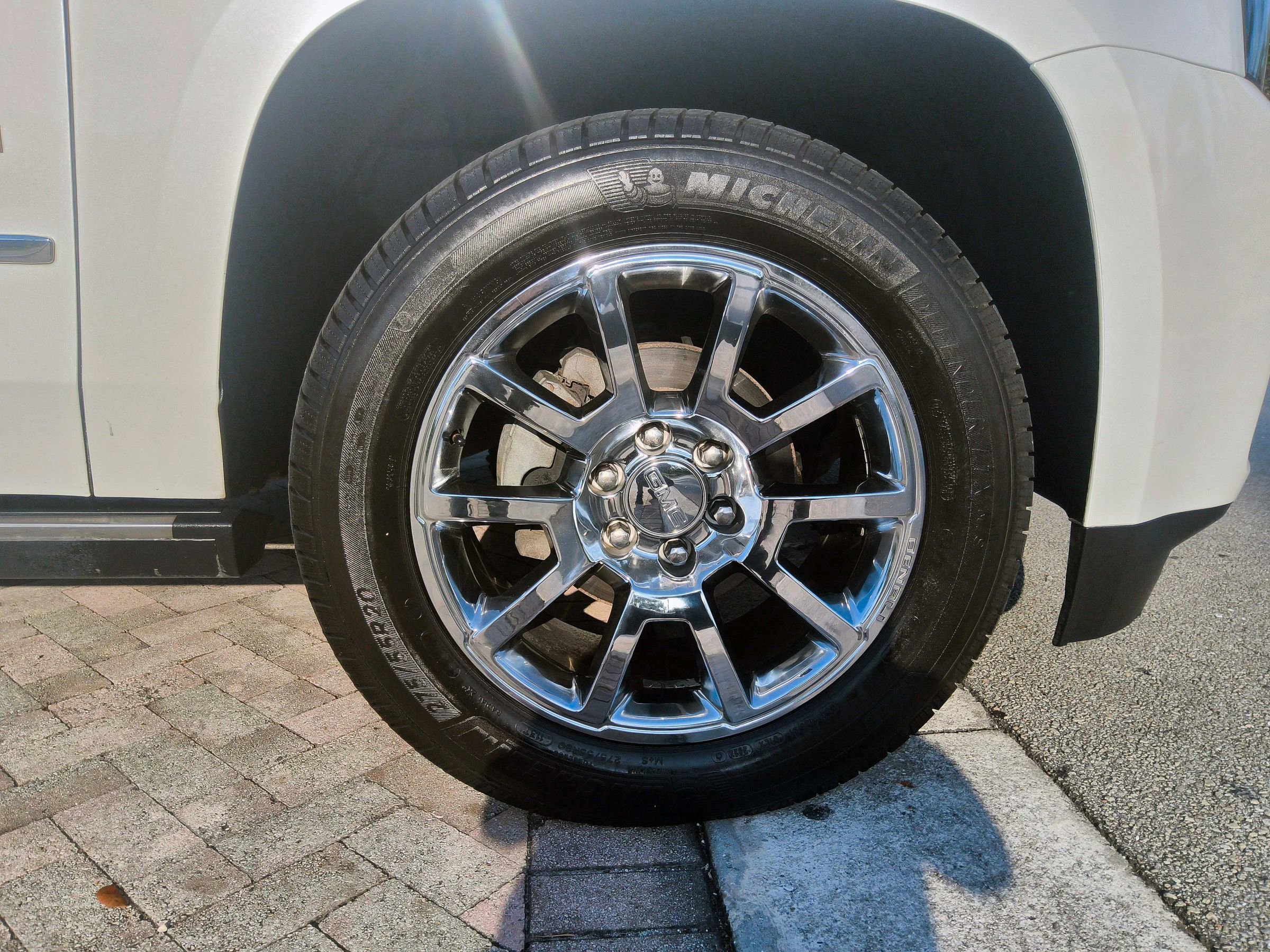 Used 2018 GMC Yukon Denali w/ Enhanced Security Package AWD/4WD image 48