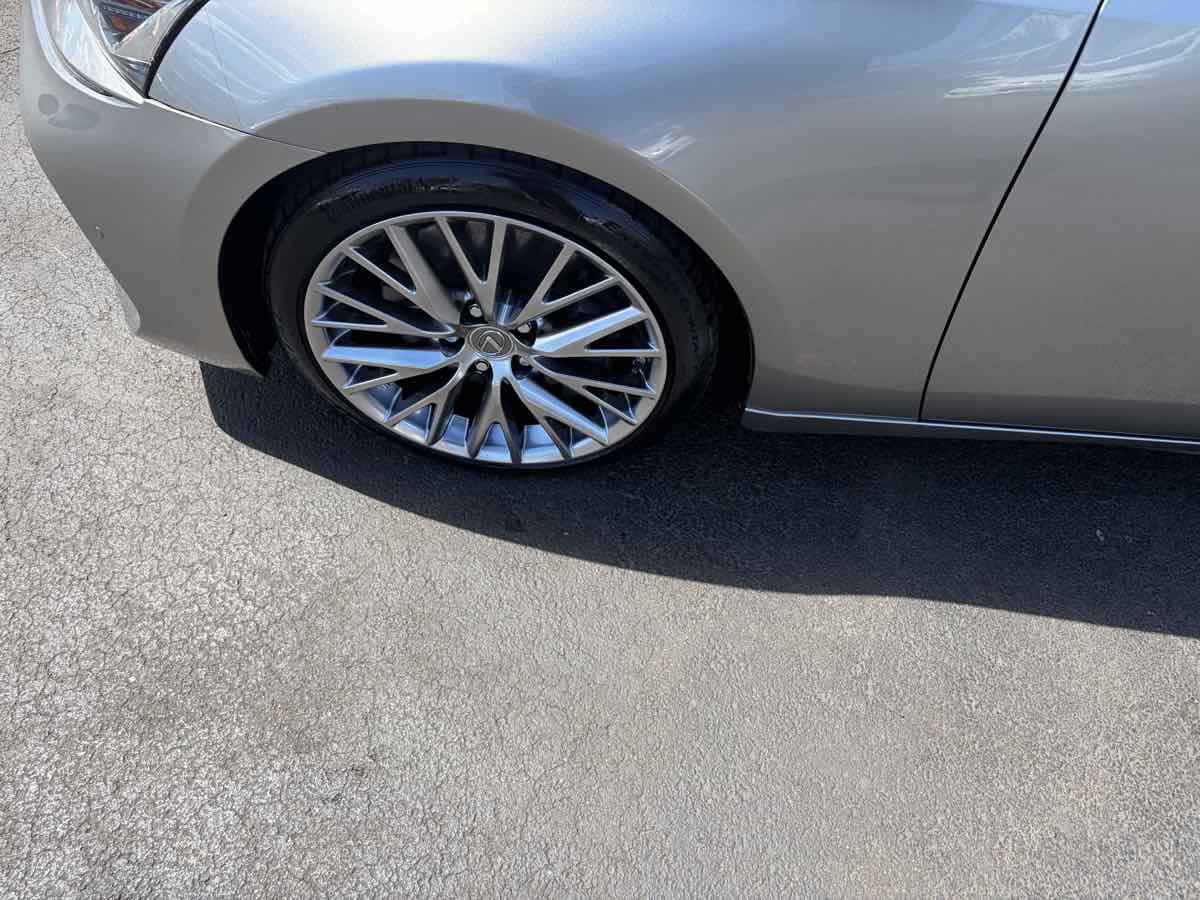 Used 2019 Lexus IS 300 AWD image 33