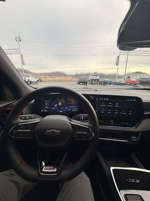 Used 2026 Chevrolet Equinox RS image 3