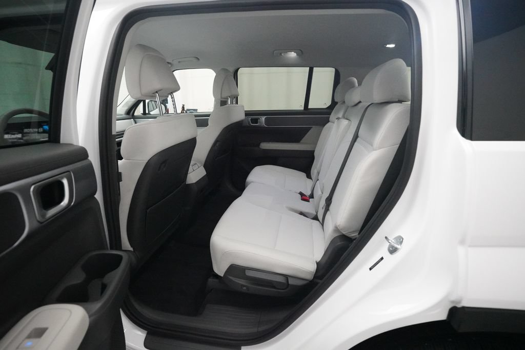 Used 2026 Hyundai Santa Fe SE AWD/4WD image 16