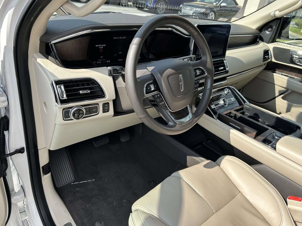 Used 2018 Lincoln Navigator Reserve w/ Technology Package AWD/4WD image 19
