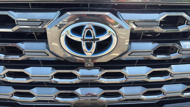 Used 2023 Toyota Tundra Platinum AWD/4WD image 28