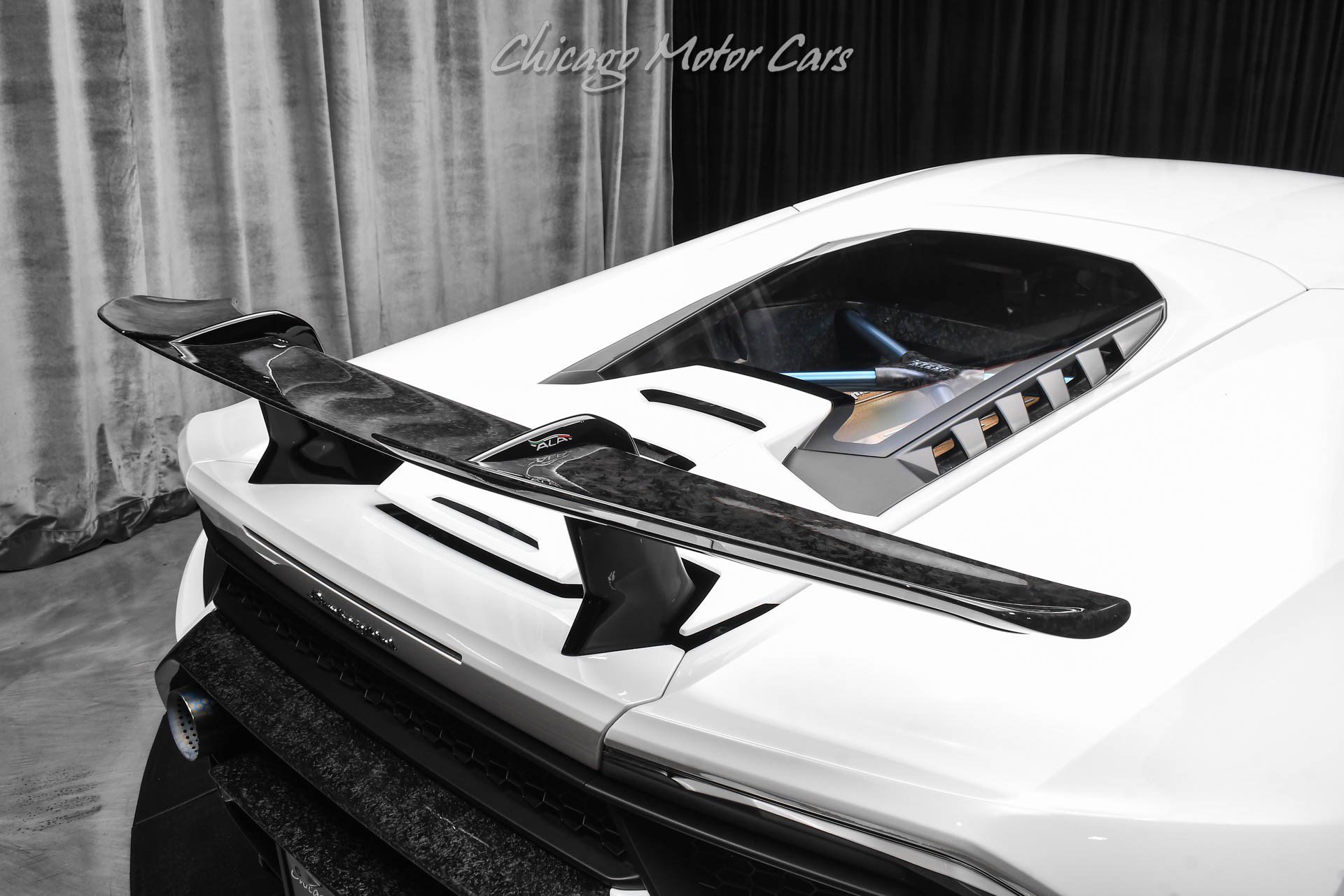 Used 2018 Lamborghini Huracan Performante image 38