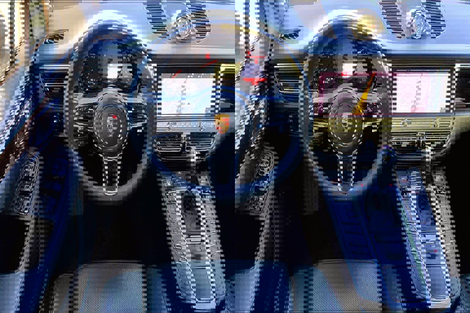 Used 2021 Porsche Macan S image 5