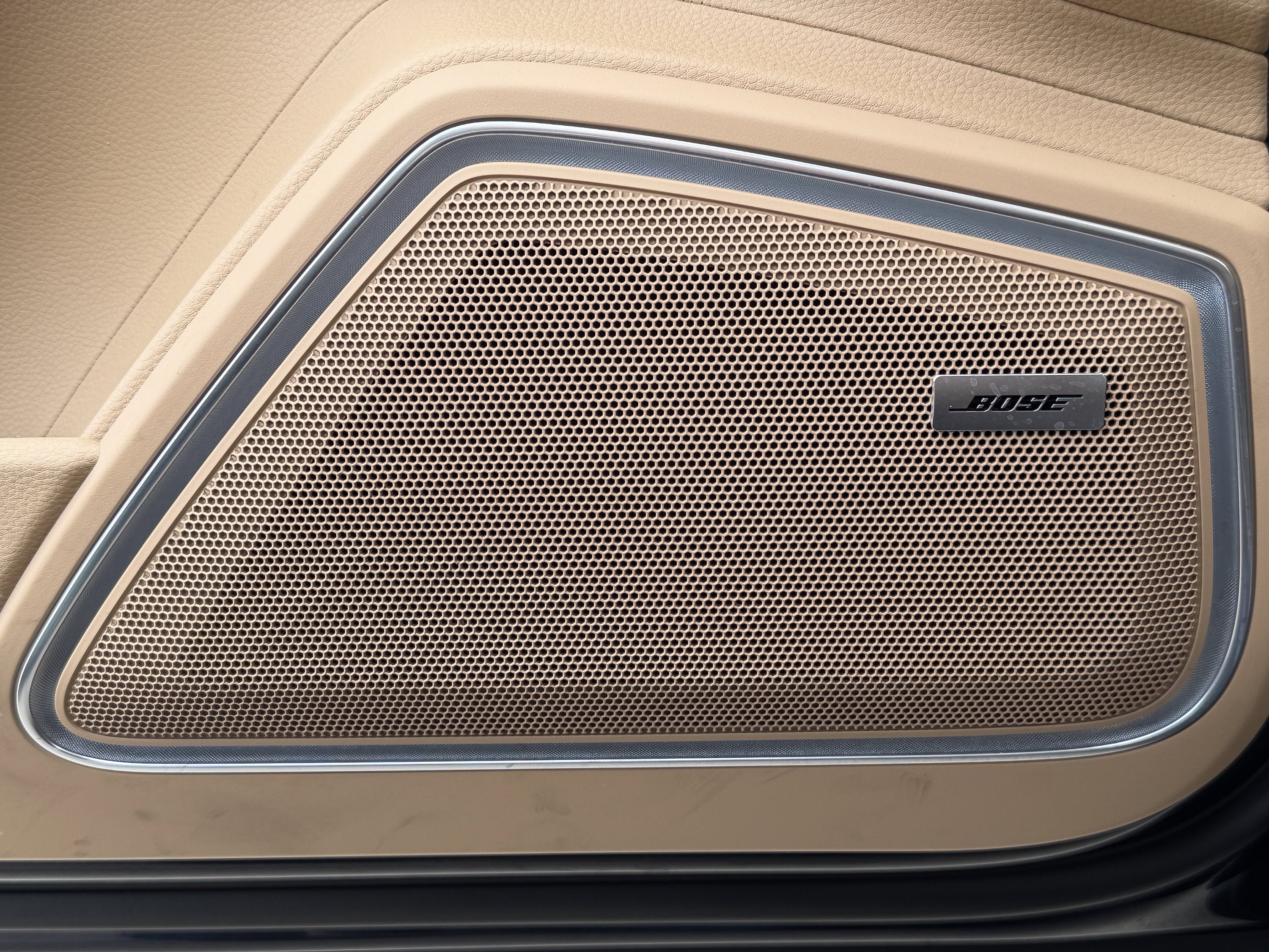 Used 2023 Porsche Panamera 4 Platinum Edition image 35