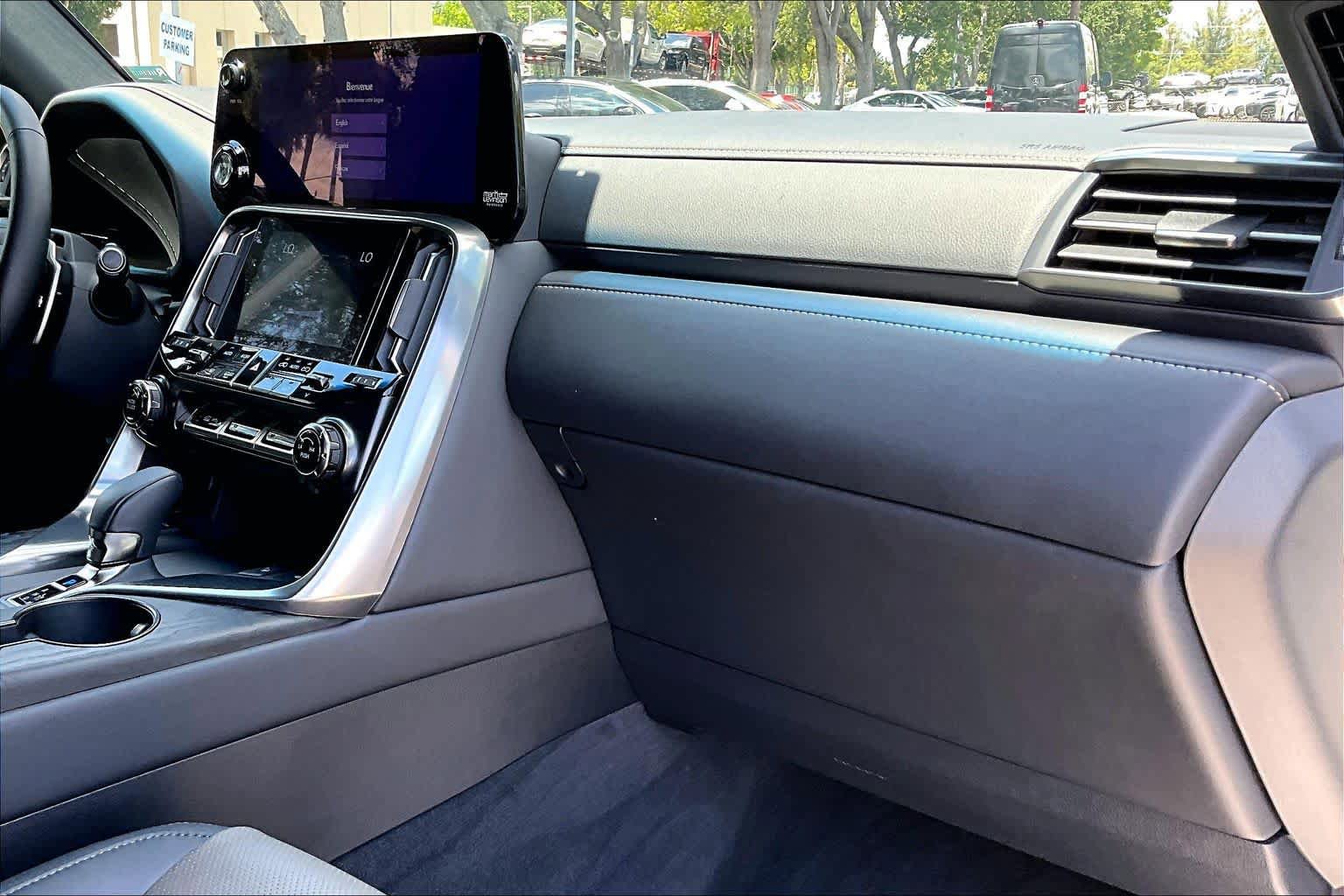 Used 2025 Lexus LX 700h Overtrail w/ Accessory Package (Z1) AWD/4WD image 19