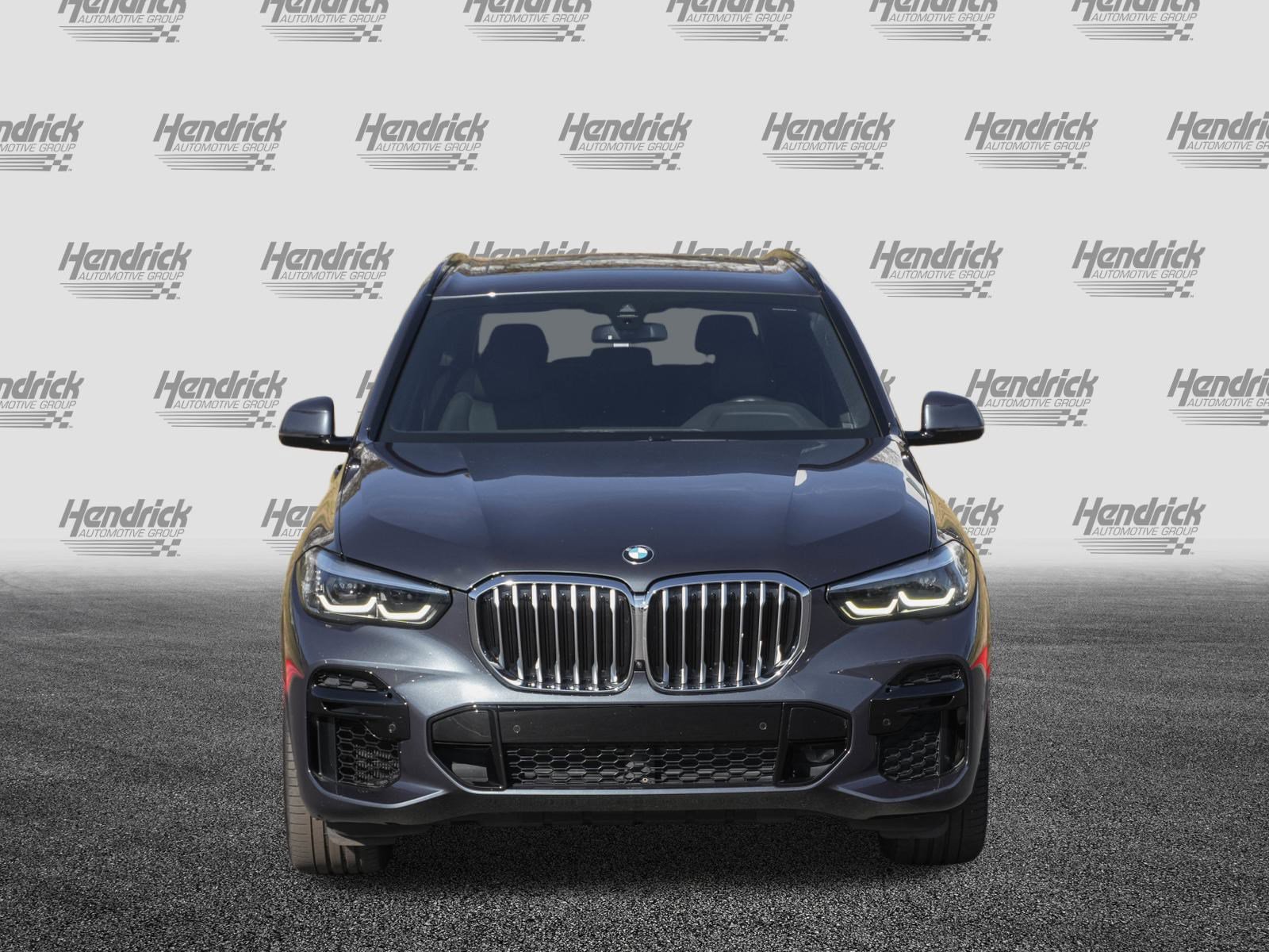 Used 2022 BMW X5 xDrive40i w/ M Sport Package image 3