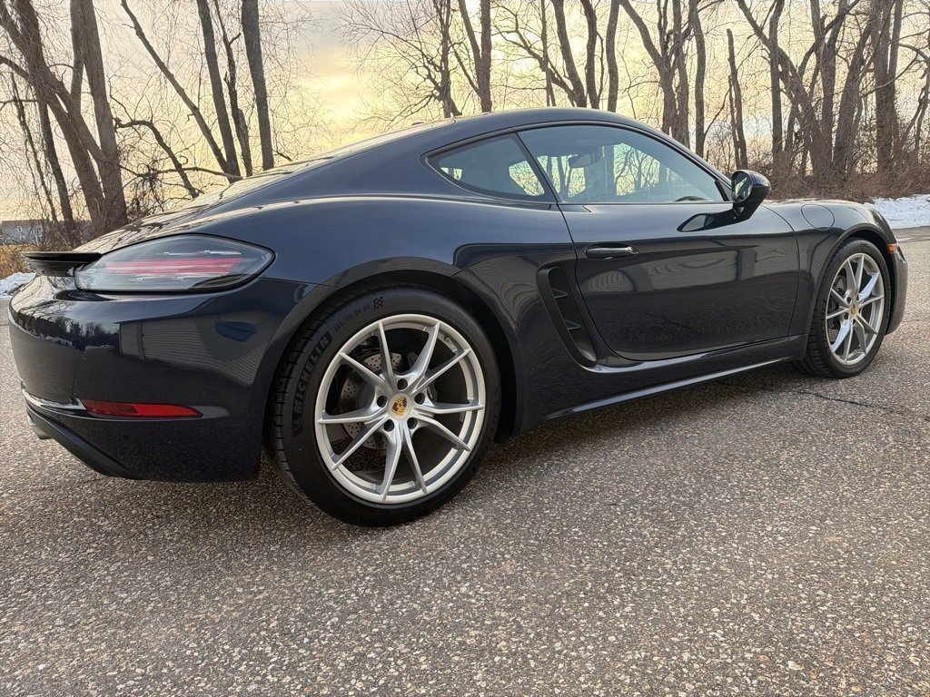 Used 2017 Porsche 718 Cayman image 3