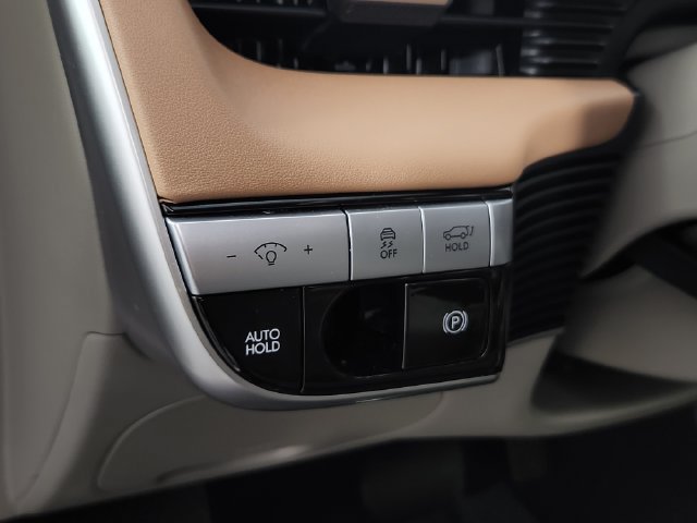 Certified 2024 Hyundai Ioniq 5 Limited AWD/4WD image 22