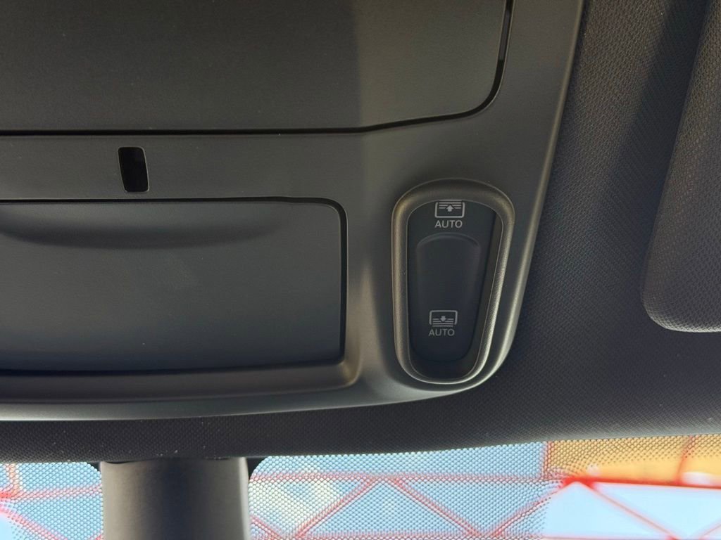 New 2027 Chrysler Pacifica Limited FWD image 33