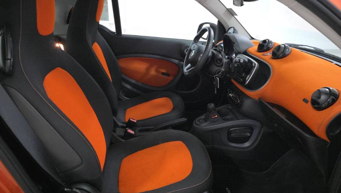 Used 2016 smart fortwo passion w/ Edition #1 Package RWD image 8