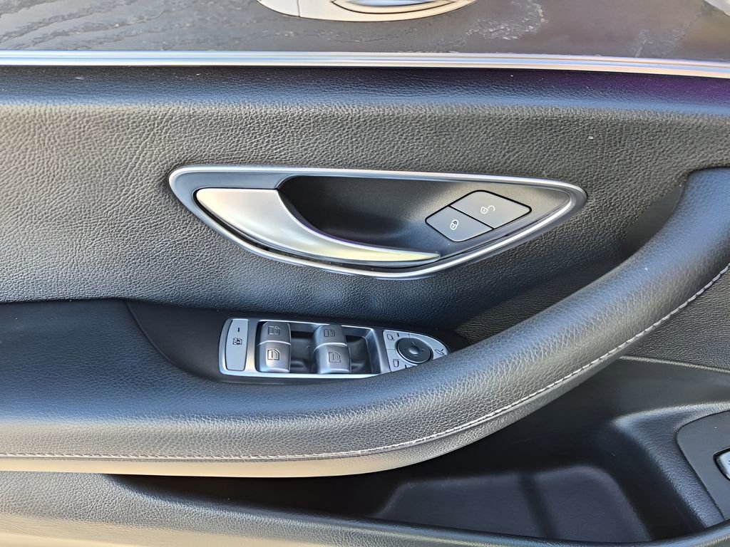 Used 2018 Mercedes-Benz E 300 image 28