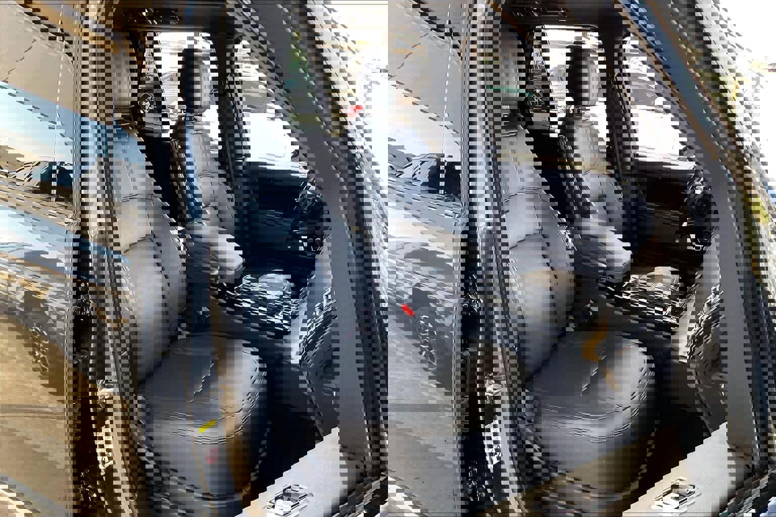 Used 2022 Land Rover Range Rover Westminster Edition image 9