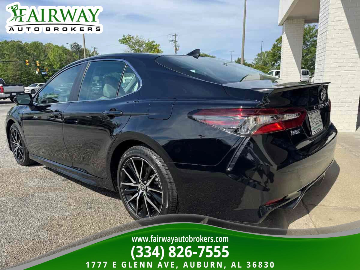 Used 2024 Toyota Camry SE image 8