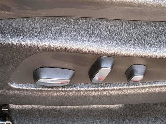 Used 2023 Cadillac XT6 Sport image 11