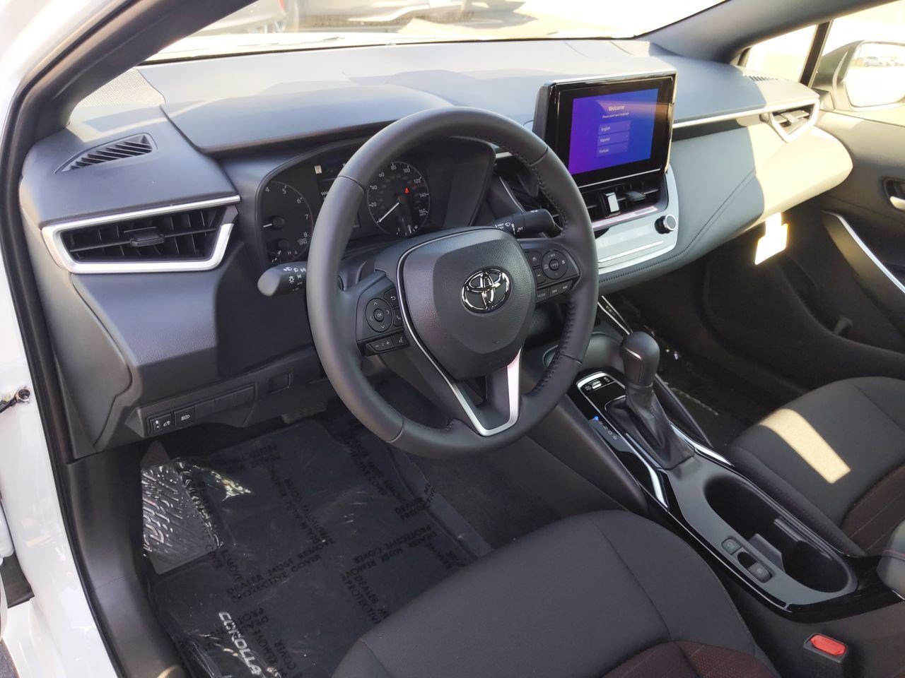 Used 2023 Toyota Corolla SE w/ SE Premium Package image 9