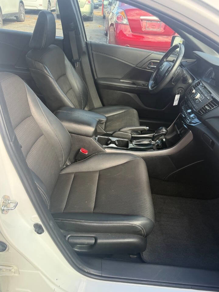 Used 2017 Honda Accord Sport image 22