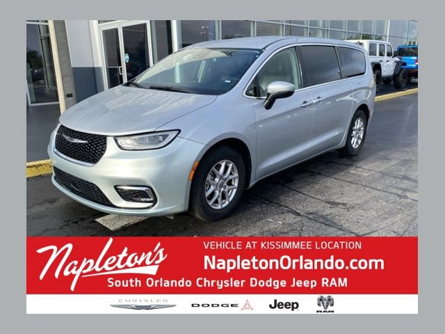Used 2023 Chrysler Pacifica Touring-L