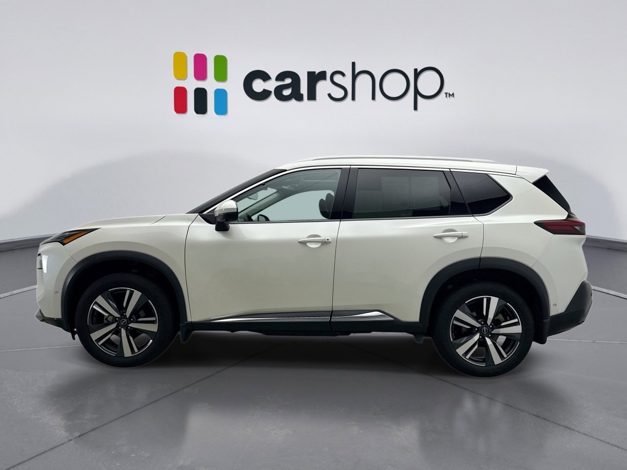 Used 2023 Nissan Rogue SL w/ SL Premium Package image 2