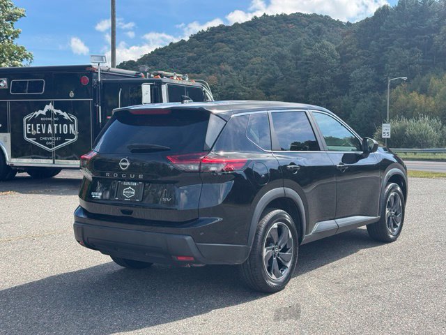 Used 2024 Nissan Rogue SV FWD image 7