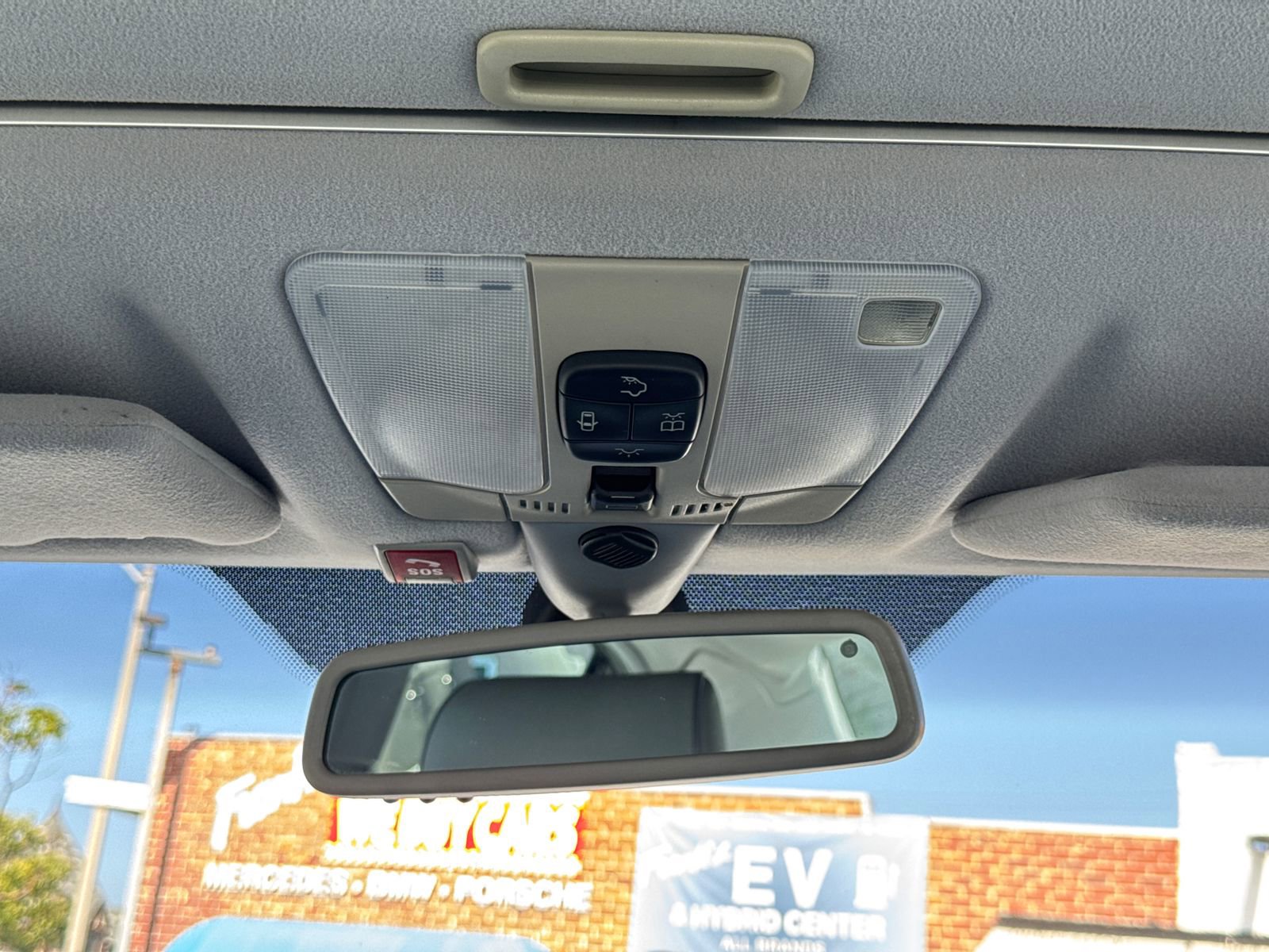 Used 2000 Mercedes-Benz E 320 Sedan image 13