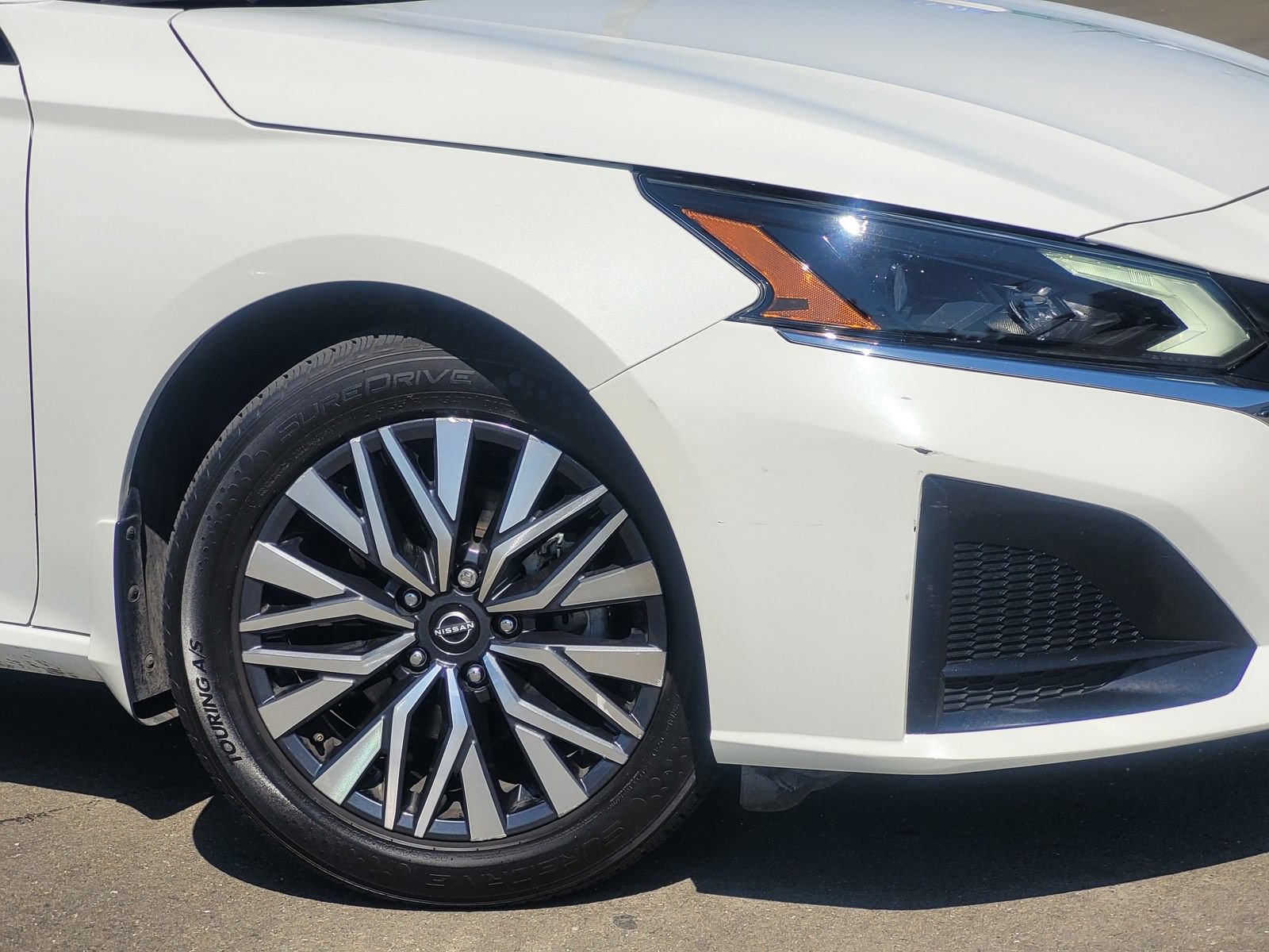 Used 2023 Nissan Altima 2.5 SV w/ SV Premium Package AWD/4WD image 9