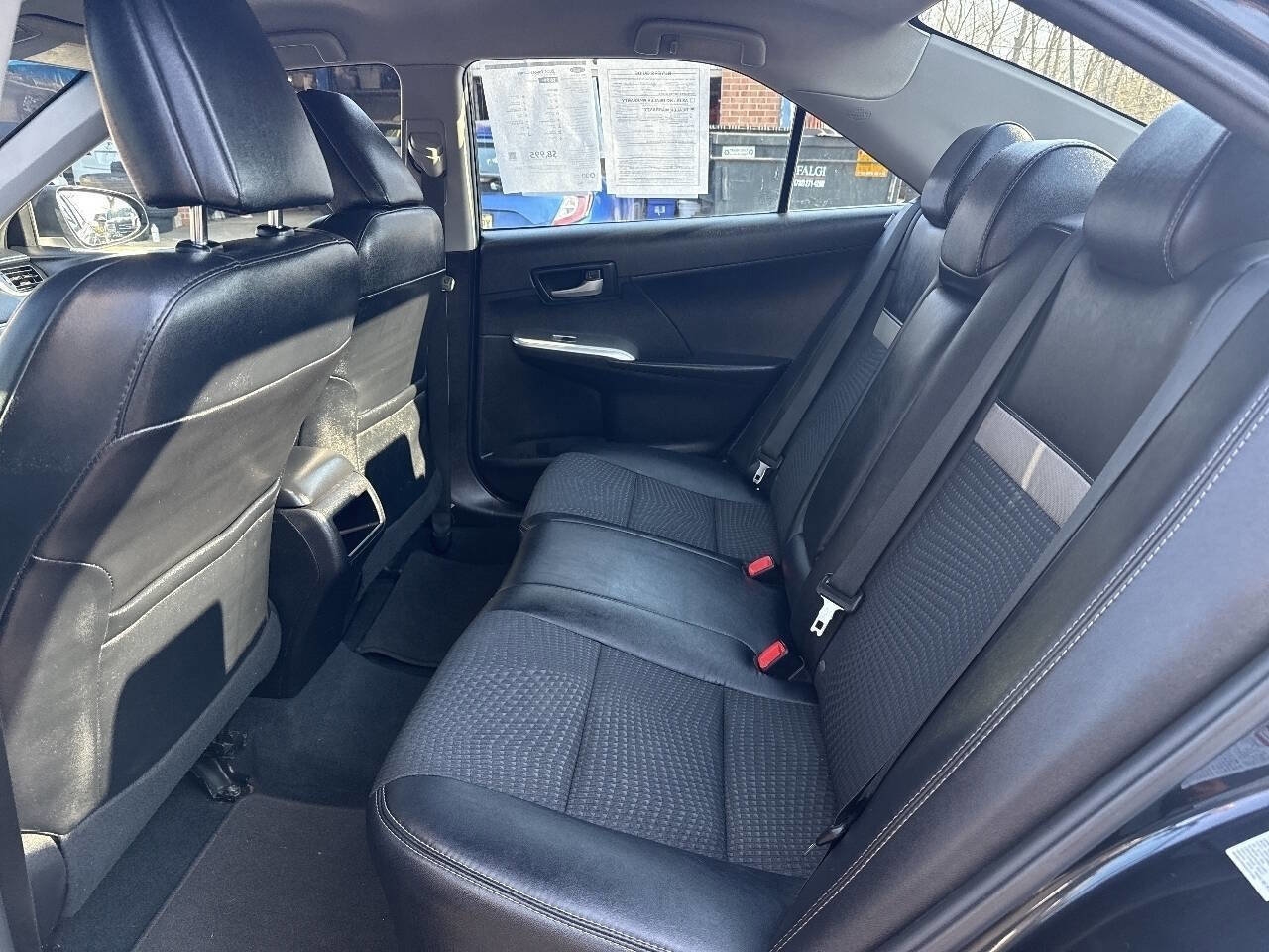 Used 2014 Toyota Camry SE FWD image 10