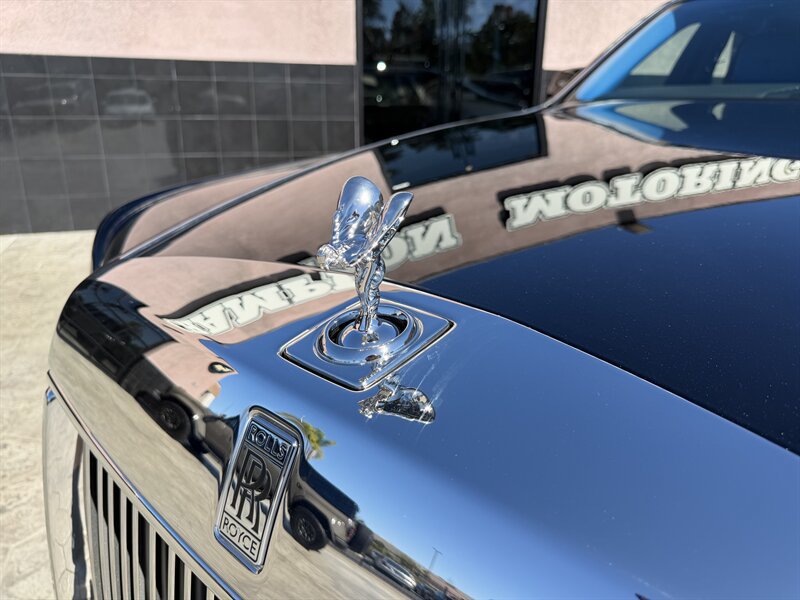 Used 2027 Rolls-Royce Phantom Sedan RWD image 21